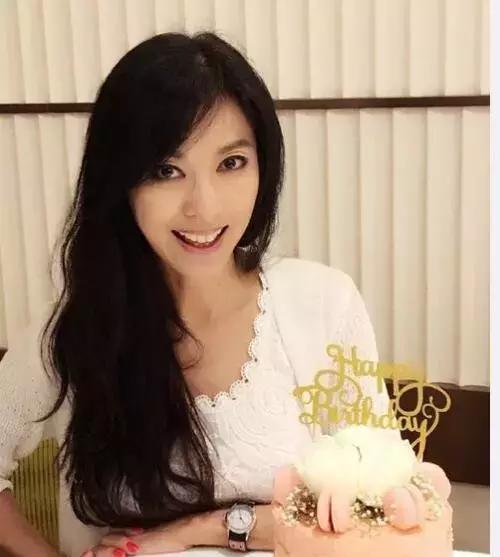 米雪跟妹妹「李莫愁」合影顯年輕，她跟男友相愛26年終是有緣無份
