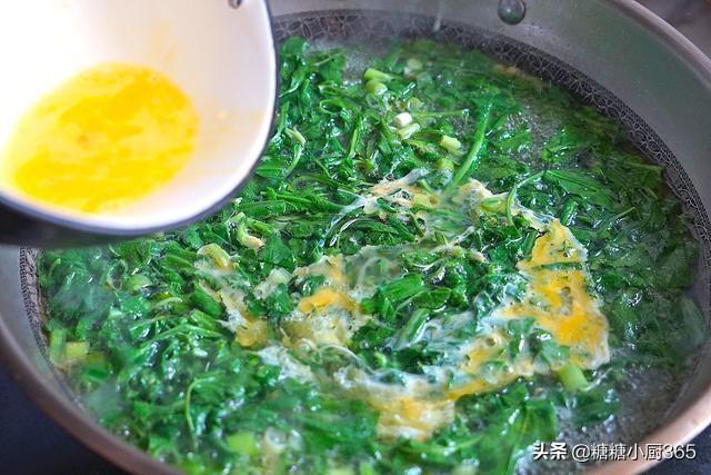 這飯真鮮香，每次煮一大鍋，我都絕不手軟，准能吃三碗才覺得過癮