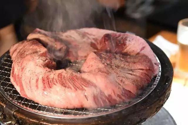 日本美食有多野？炒麵有18斤，叉燒能養活一家4口，香菜用盆裝！