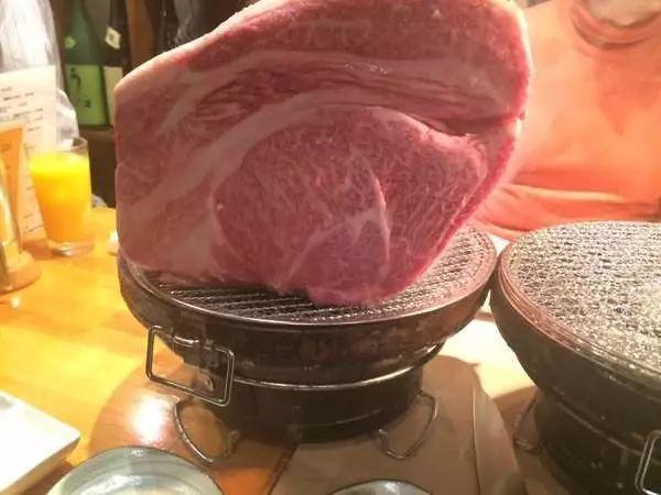 日本美食有多野？炒麵有18斤，叉燒能養活一家4口，香菜用盆裝！