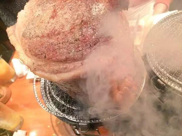 日本美食有多野？炒麵有18斤，叉燒能養活一家4口，香菜用盆裝！