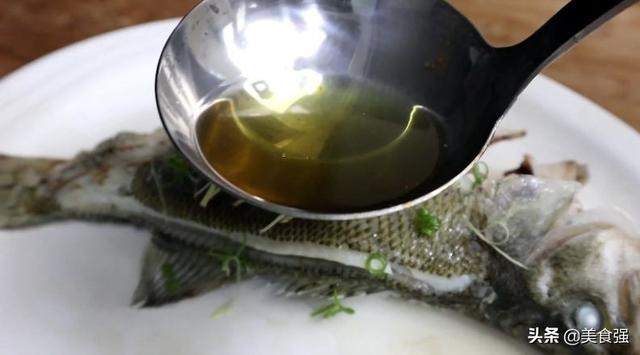 「清蒸鱸魚」原來有這麼多的講究、漲知識了