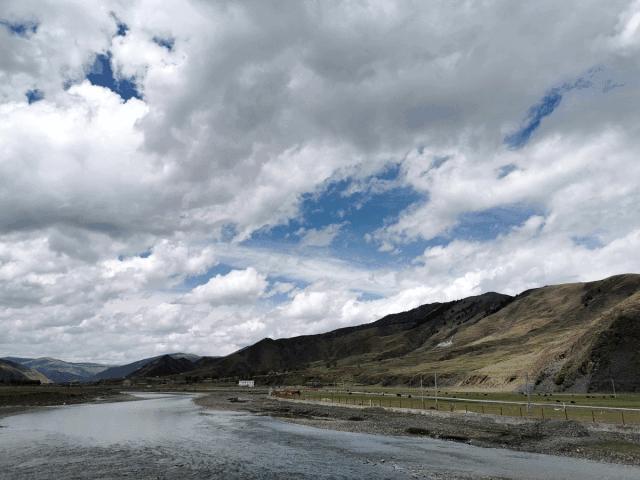 四川這條神奇的「雲端天路」，可直達雪山、草原，還能看「海」！