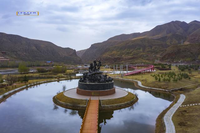 像藏羌又像蒙維又像哈薩克 但它卻是一個獨立民族 來，腦補一下