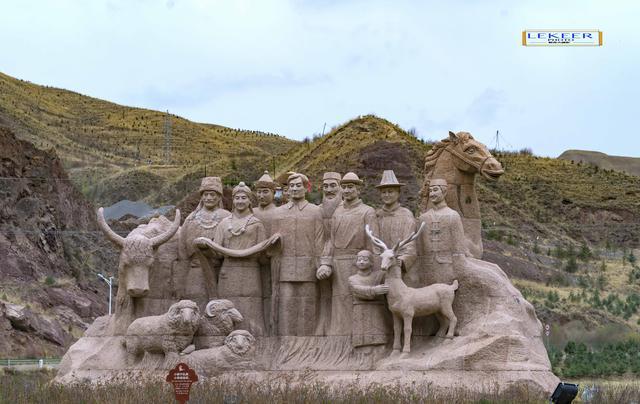 像藏羌又像蒙維又像哈薩克 但它卻是一個獨立民族 來，腦補一下