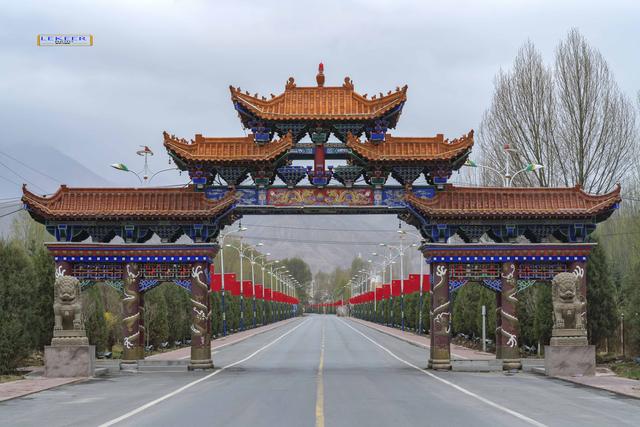 像藏羌又像蒙維又像哈薩克 但它卻是一個獨立民族 來，腦補一下