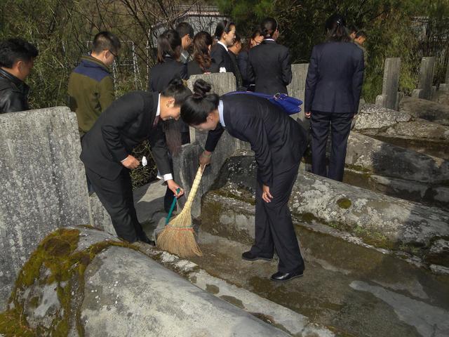 為修建中尼公路，109人長眠西藏樟木，路途遙遠，可有親人祭奠？