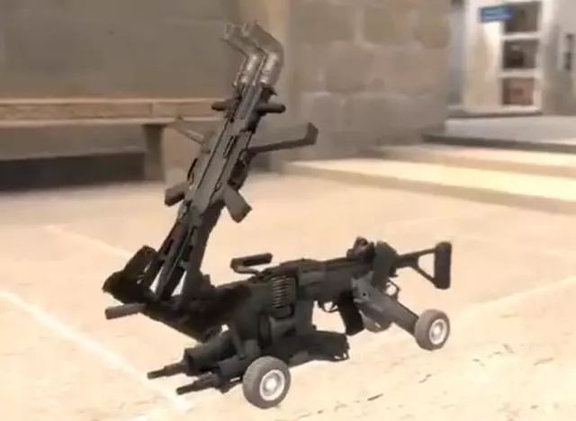 PUBG玩家自製高科技 能當車開的M249