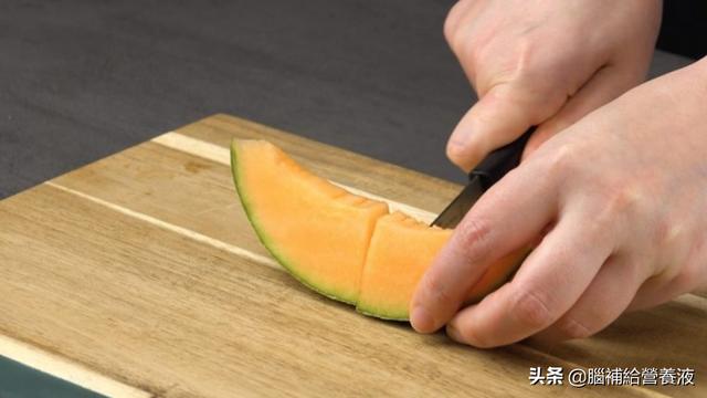 漂亮的裝飾：蔬果雕刻；當你這樣切黃瓜，它將變成一門可口的藝術