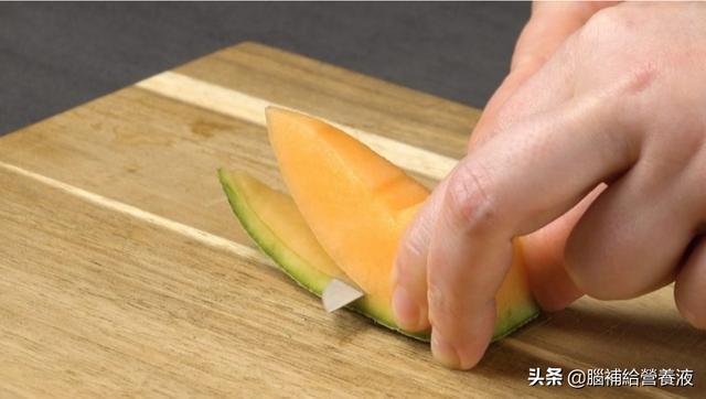 漂亮的裝飾：蔬果雕刻；當你這樣切黃瓜，它將變成一門可口的藝術