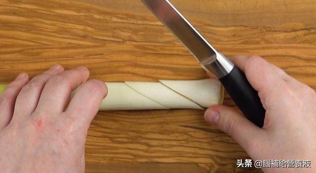 漂亮的裝飾：蔬果雕刻；當你這樣切黃瓜，它將變成一門可口的藝術
