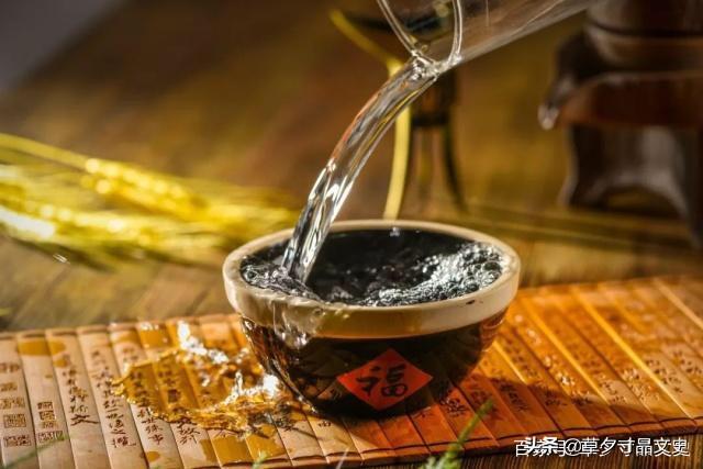 中國最美的酒詩詞，隔著螢幕滿室飄香，詩中的酒請一飲而盡