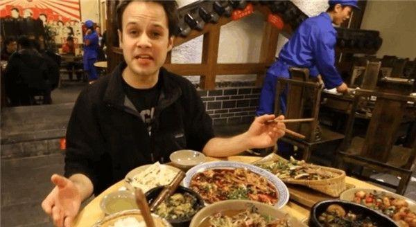 那個揚言「一年吃遍中國美食」的老外，6年過去了，如今走到哪了