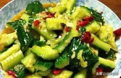怎麼做「涼拌黃瓜」才好吃？拍黃瓜還是油潑黃瓜？兩種做法都有！