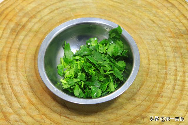 1塊雞胸肉，1塊豆腐，簡單一做，我家一周吃3次，營養又解饞