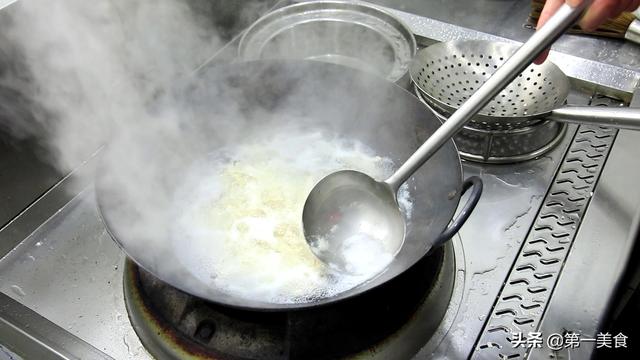 1塊雞胸肉，1塊豆腐，簡單一做，我家一周吃3次，營養又解饞