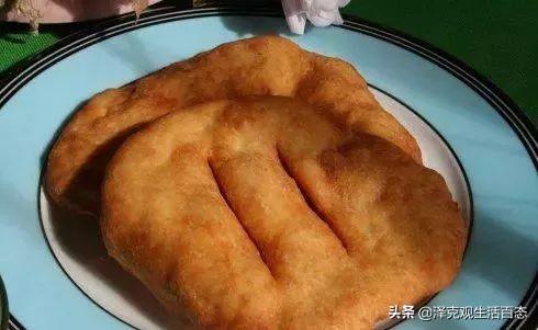 麵粉里打入兩個雞蛋，和面不用一滴水，外酥里軟，幾天不吃就饞