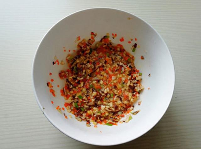 簡單快手既可以當早餐，又可以當下飯菜的香菇豆腐餅