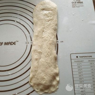 奶油蜜豆吐司的做法。