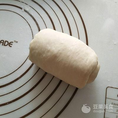 奶油蜜豆吐司的做法。