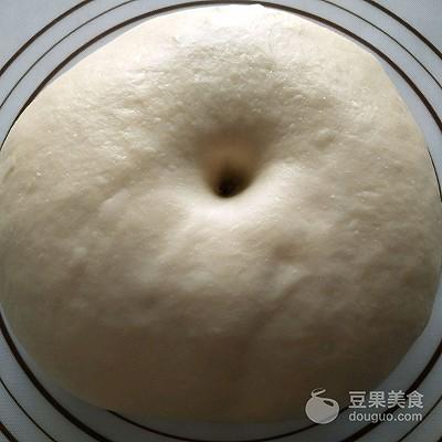 奶油蜜豆吐司的做法。