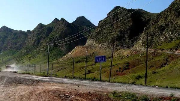 新疆省道101，因奇絕景觀被探秘者推崇！