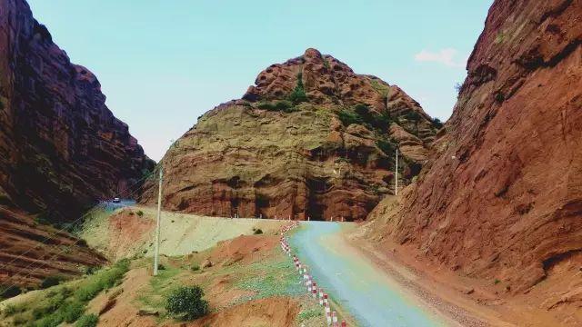 新疆省道101，因奇絕景觀被探秘者推崇！