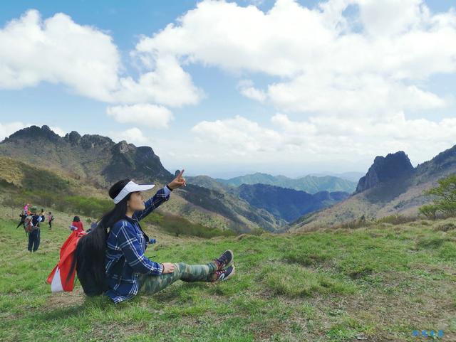草甸、杜鵑、峻峰，秦嶺之巔初夏聽風心曠神怡