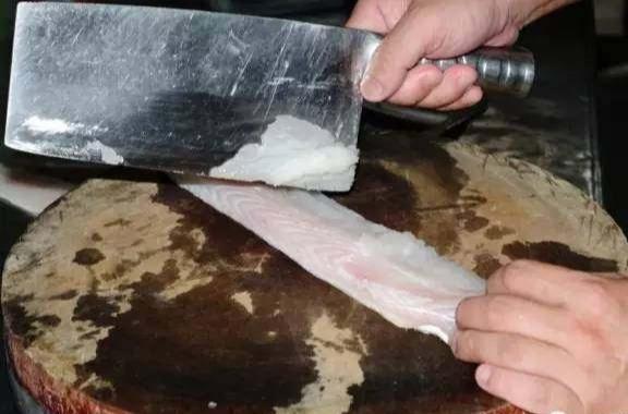 這款海鮮小吃，十年前無人問津，現在火到沒朋友