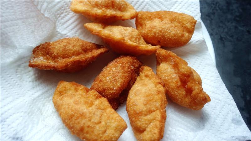 餃子別再煮和蒸，這樣做外酥裡嫩好吃到爆！不用和面，幾分鐘搞定 