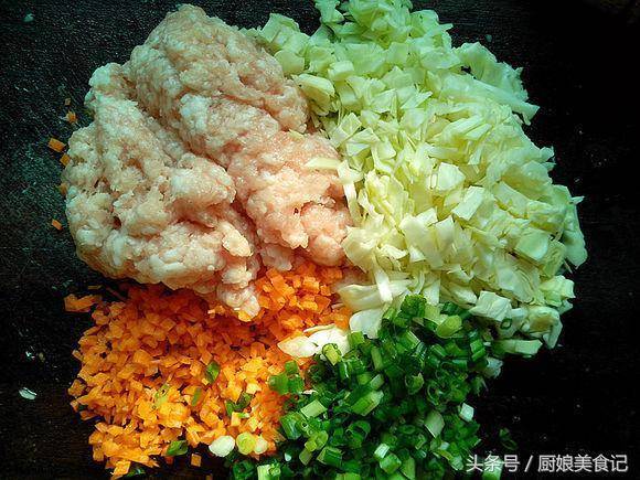 這樣做的黃金糯米肉丸，美味可口吃不膩哦！