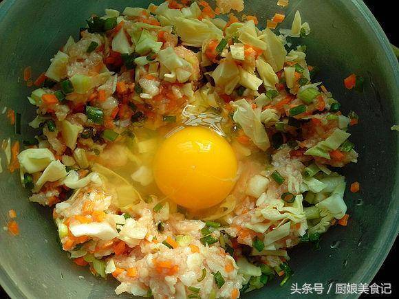 這樣做的黃金糯米肉丸，美味可口吃不膩哦！