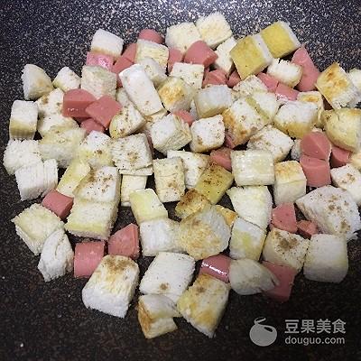 饅頭火腿雞蛋餅的做法 