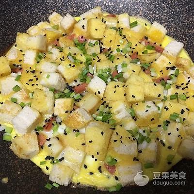 饅頭火腿雞蛋餅的做法 