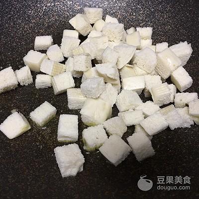 饅頭火腿雞蛋餅的做法 