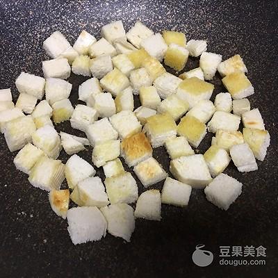 饅頭火腿雞蛋餅的做法 