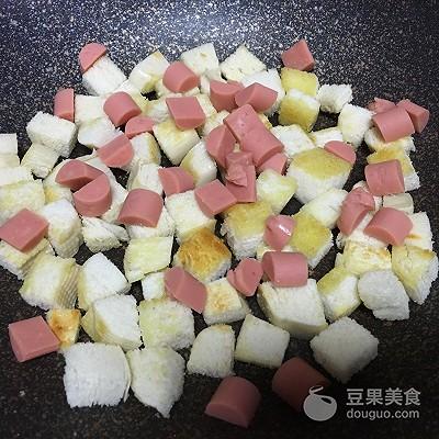饅頭火腿雞蛋餅的做法 