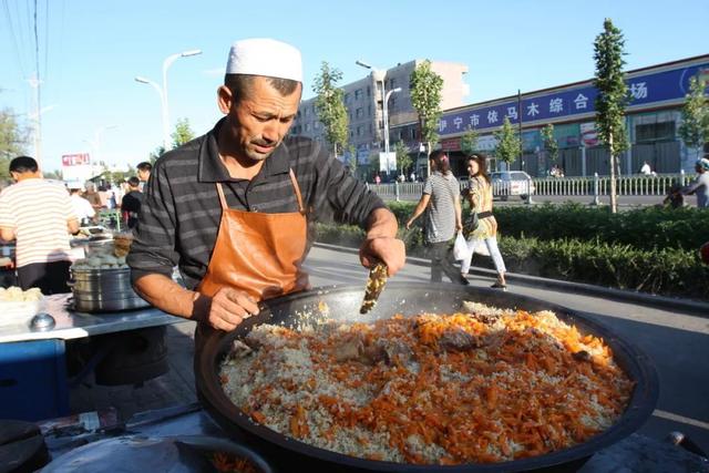 為啥新疆菜這麼「膨脹」
