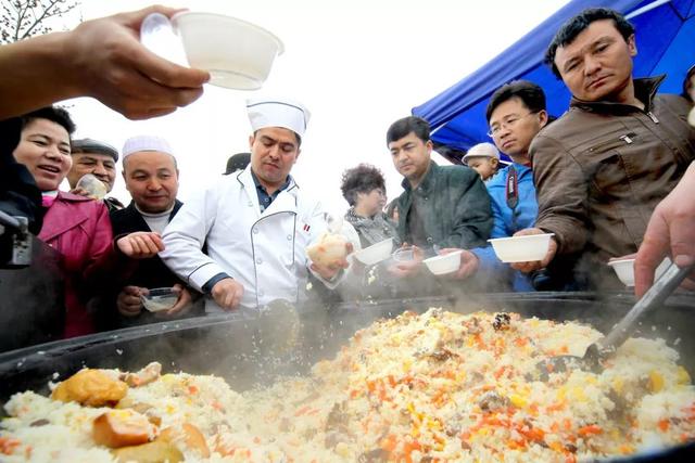 為啥新疆菜這麼「膨脹」