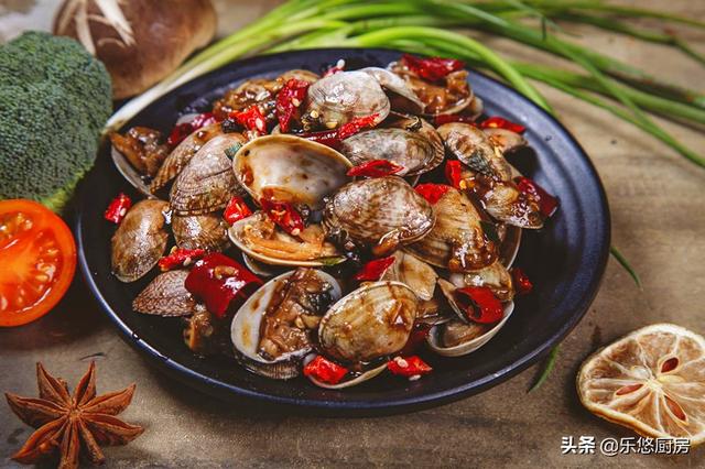美味卻不健康？這些夏季大排檔美食，簡直讓人又愛又恨！
