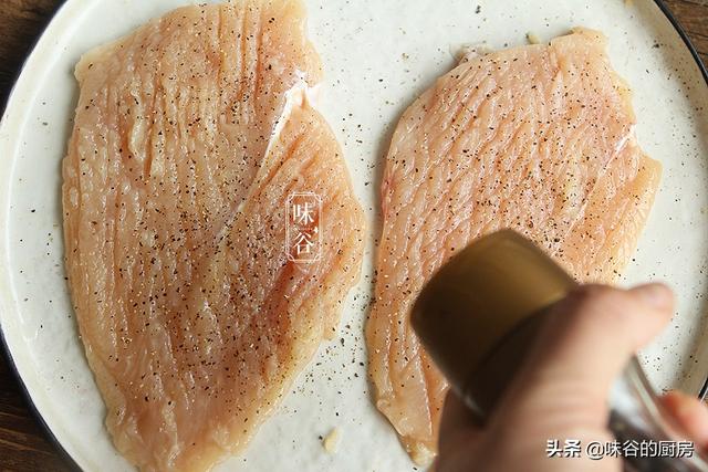 炸雞排原來做起來這麼簡單，又香又酥脆，味道不輸給快餐店！