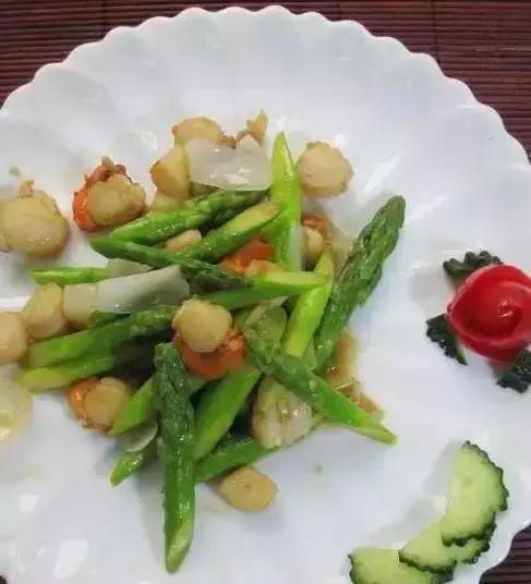 十款蘆筍菜品，幫你的餐廳提升逼格
