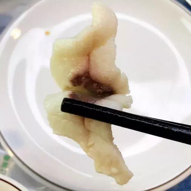以純礦泉水為鍋底的魚火鍋，是廣東人對九宮格的報復