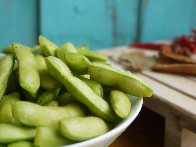 一粒黃豆的歷程，從夏季冰啤的最佳拍檔，一盤開胃消暑煮毛豆開始
