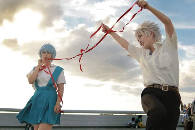 Cosplay「唯美與現實」只有一線之隔！現實照片一看秒軟　網崩潰：她的肚臍！