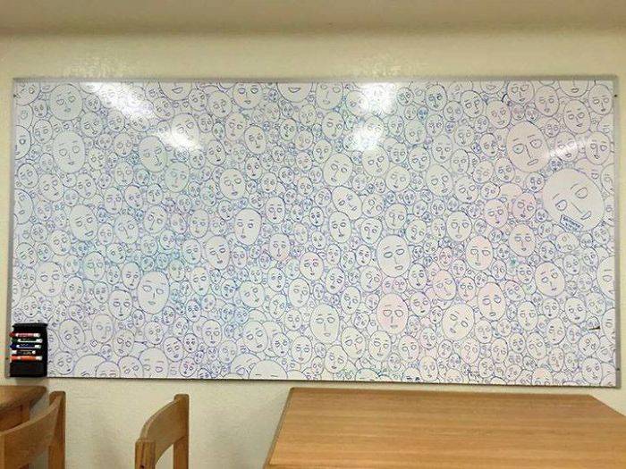 25 張「當工作太無聊時，上班族幹出的事兒」揭露老闆不知道的員工另一面