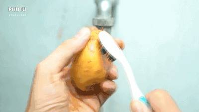 原來把2根舊牙刷綁在一起，效果竟然這麼好，以前的牙刷都白扔了