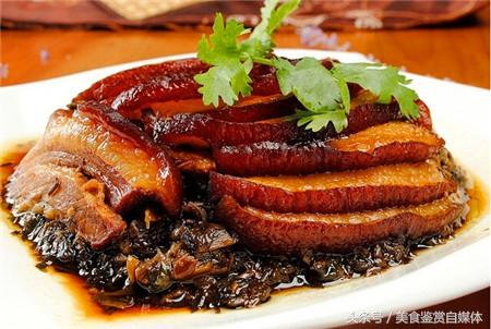  30年大廚傳授的正宗客家【梅菜扣肉】詳細做法，不油不膩，香的流口水！觀看數：1555 人