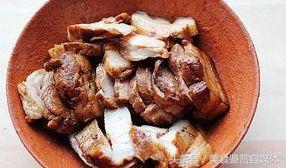  30年大廚傳授的正宗客家【梅菜扣肉】詳細做法，不油不膩，香的流口水！觀看數：1555 人