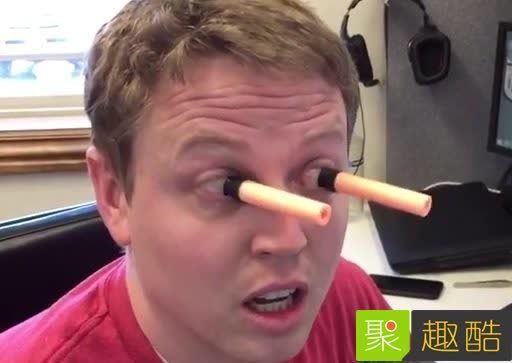 22張會讓你超後悔看到的「WTF照片」！#8 吃這個熱狗會得愛滋… 